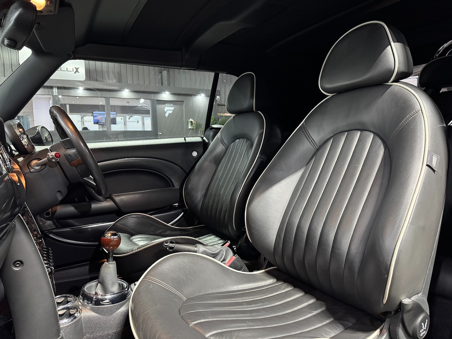 Used MINI Convertible 2008 for sale - 76904731: Photo 29