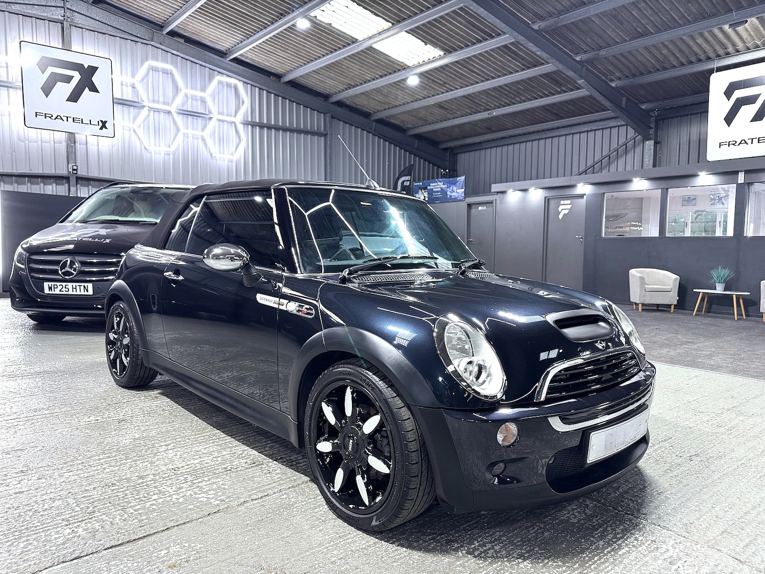 Used MINI Convertible 2008 for sale - 76904731: Photo 3