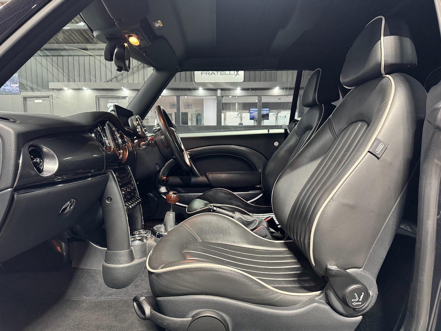 Used MINI Convertible 2008 for sale - 76904731: Photo 30