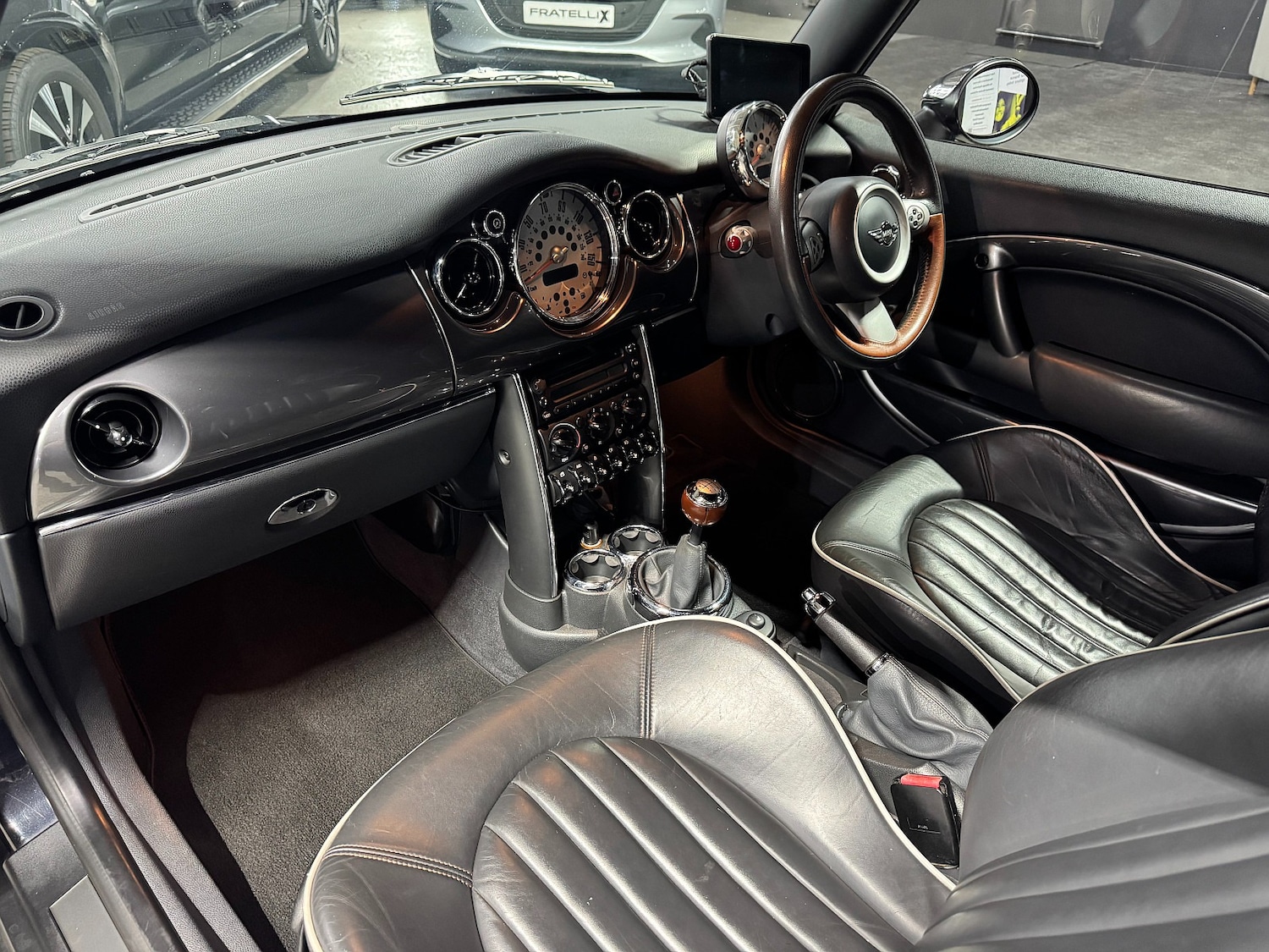 Used MINI Convertible 2008 for sale - 76904731: Photo 31