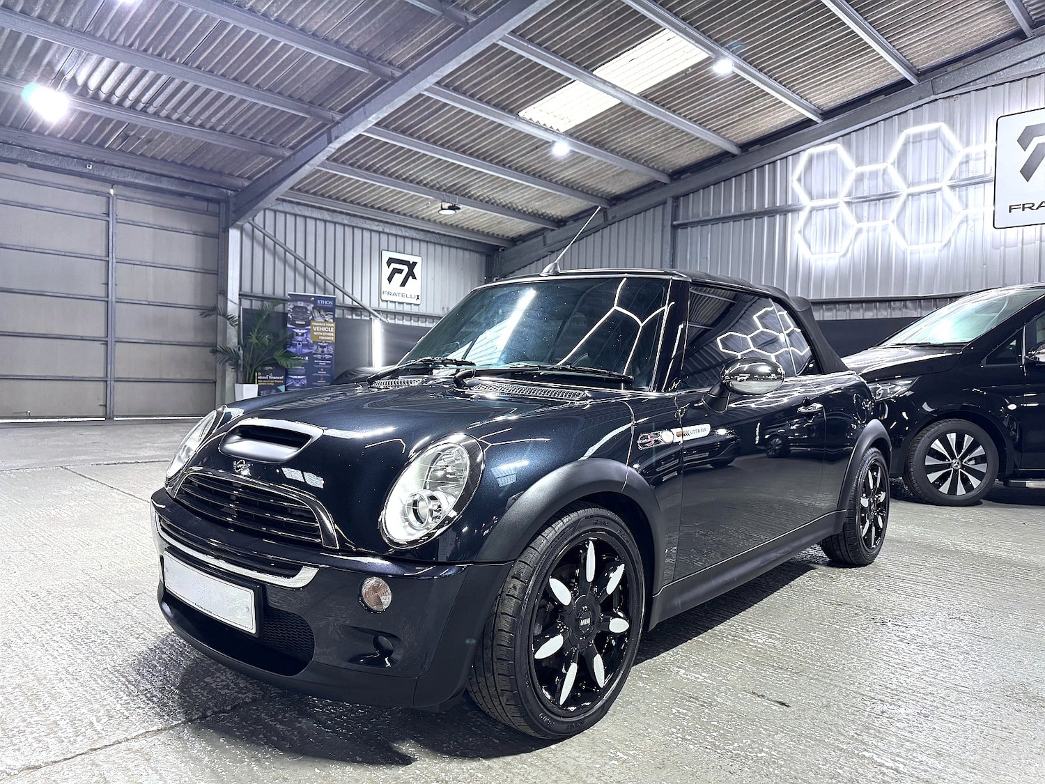 Used MINI Convertible 2008 for sale - 76904731: Photo 9