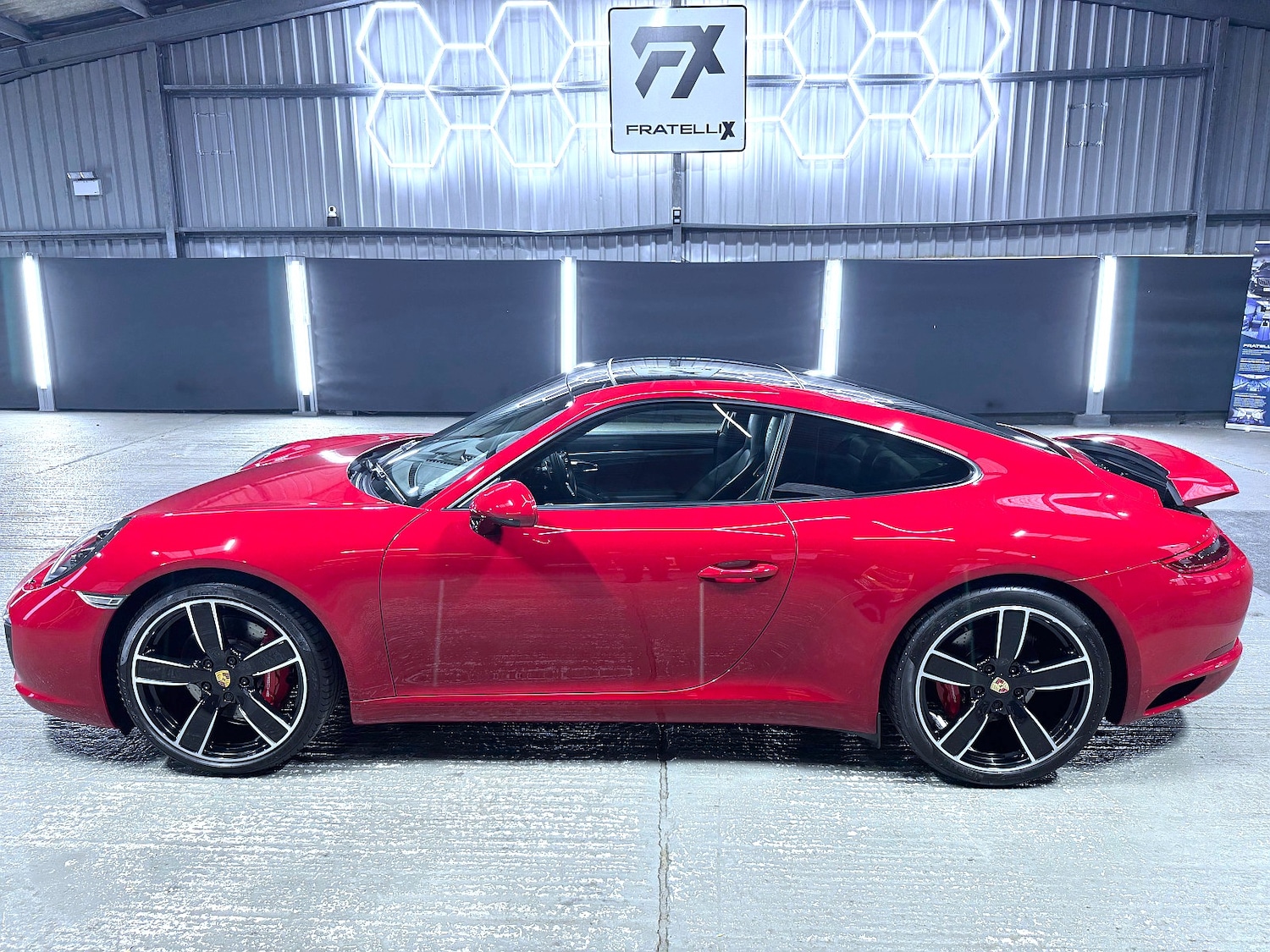 Used Porsche 911 2016 for sale - 76719120: Photo 16