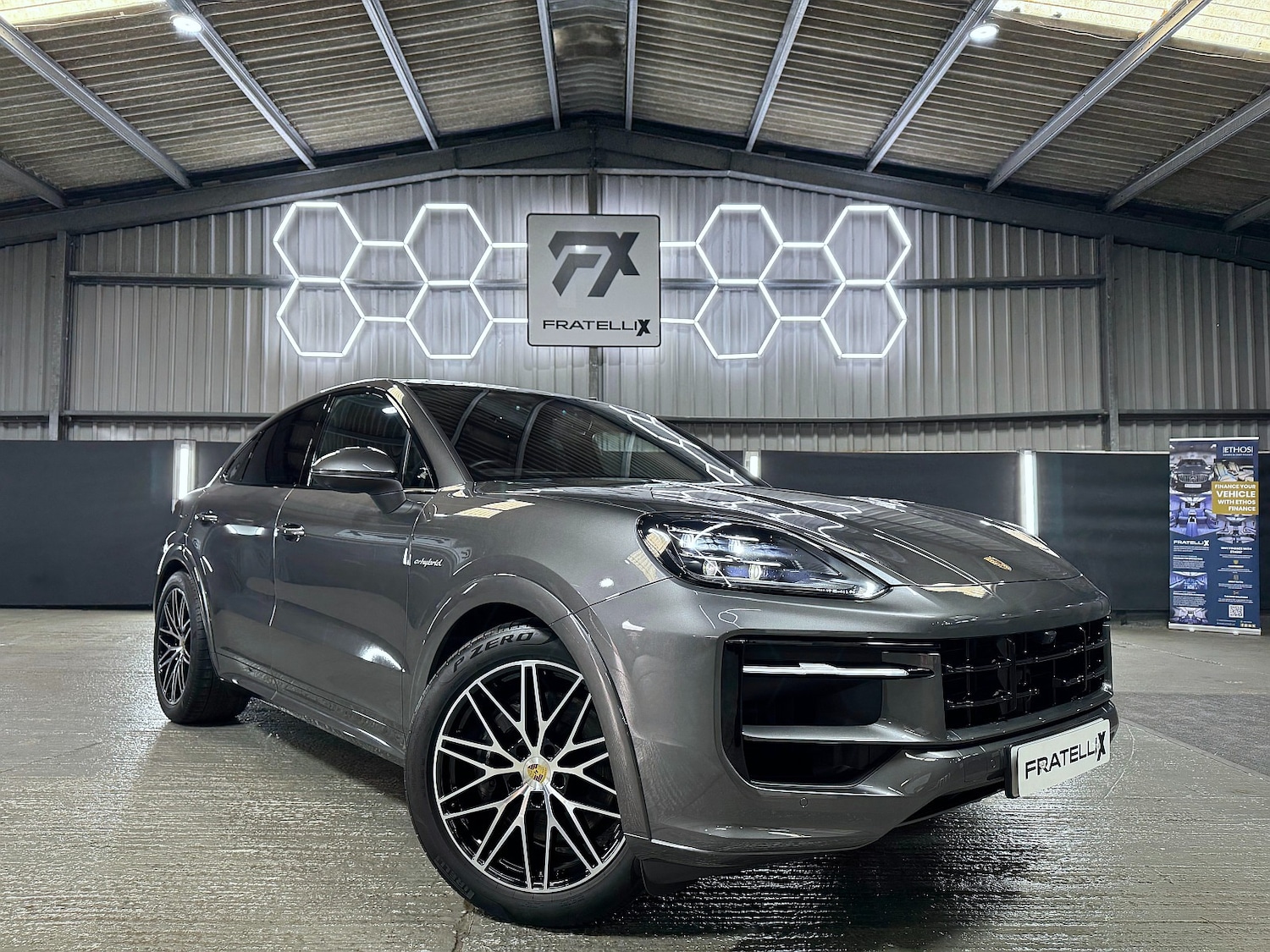 Used Porsche Cayenne 2024 for sale - 76719090: Photo 1