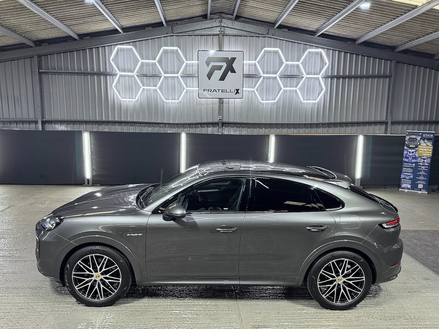 Used Porsche Cayenne 2024 for sale - 76719090: Photo 11