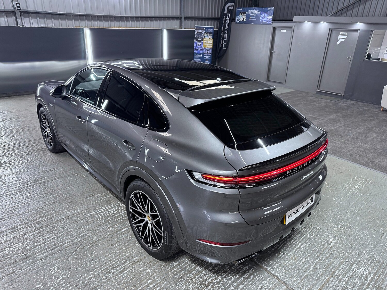 Used Porsche Cayenne 2024 for sale - 76719090: Photo 14