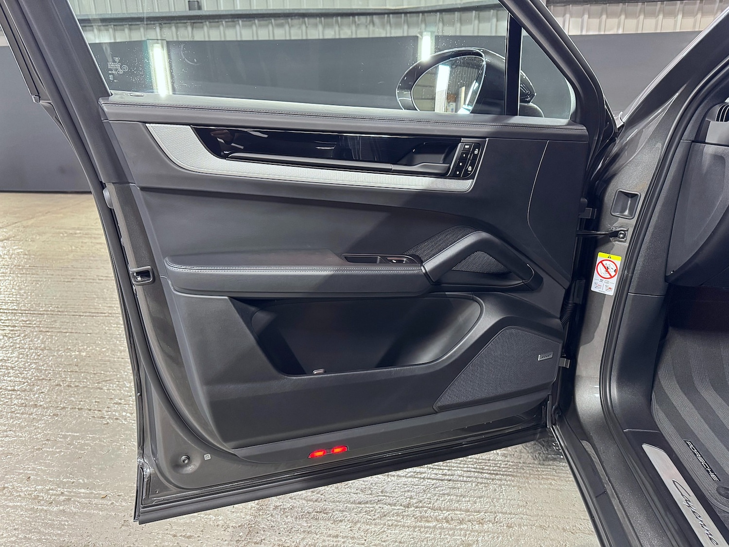 Used Porsche Cayenne 2024 for sale - 76719090: Photo 37