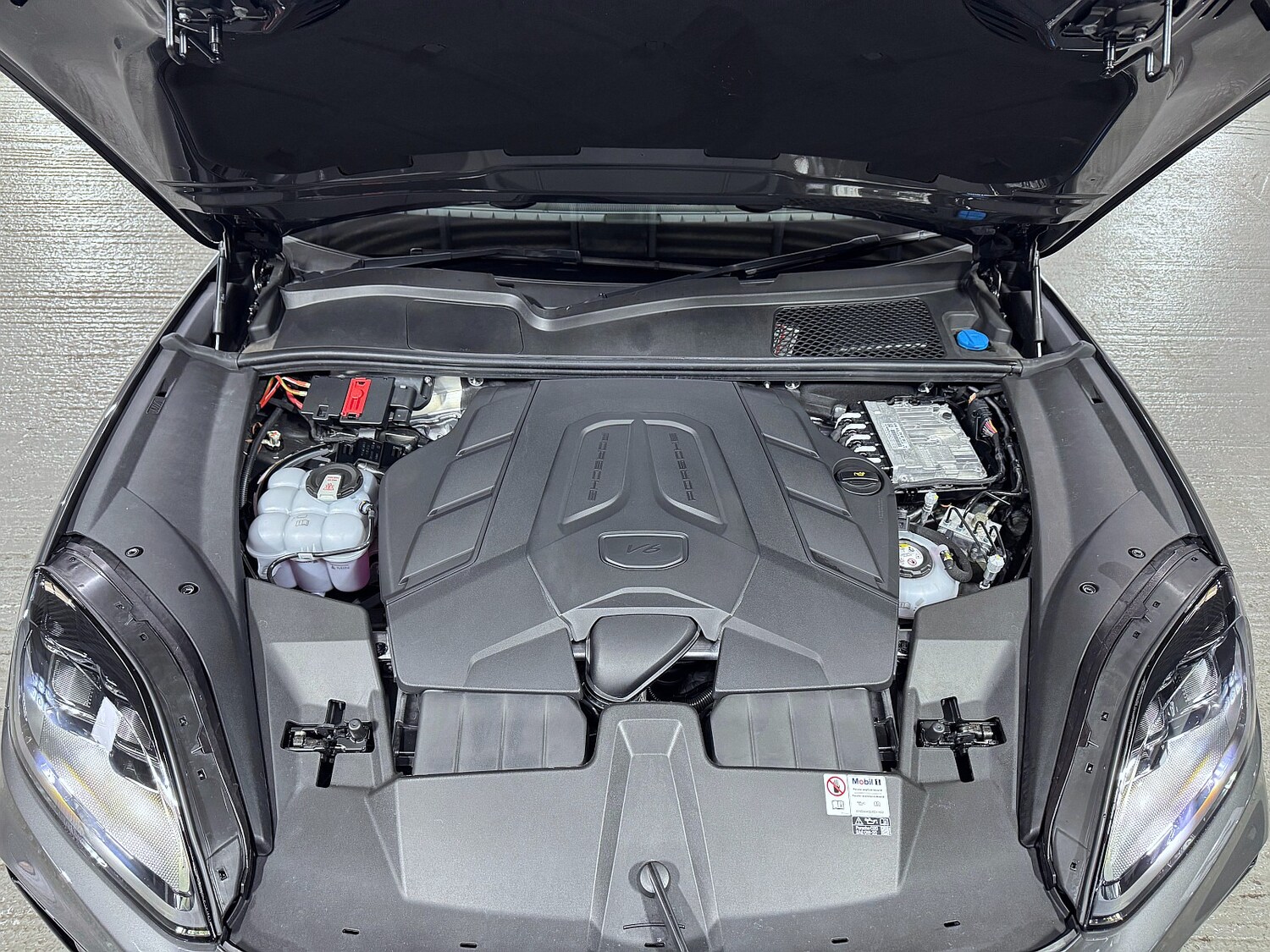 Used Porsche Cayenne 2024 for sale - 76719090: Photo 8