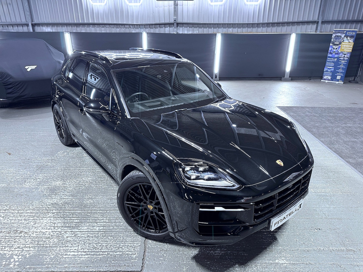 Used Porsche Cayenne 2024 for sale - 76719278: Photo 3