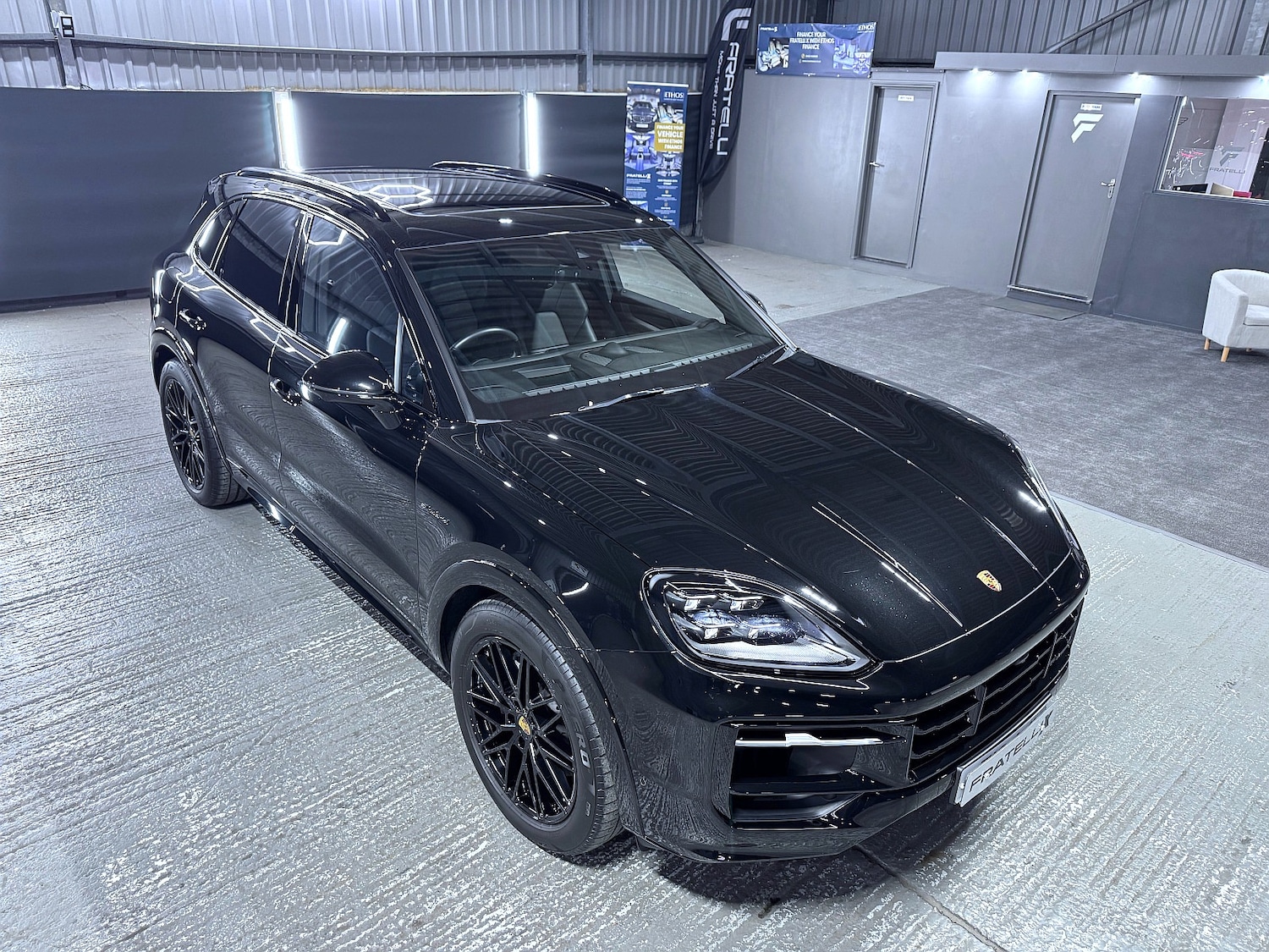 Used Porsche Cayenne 2024 for sale - 76719278: Photo 4