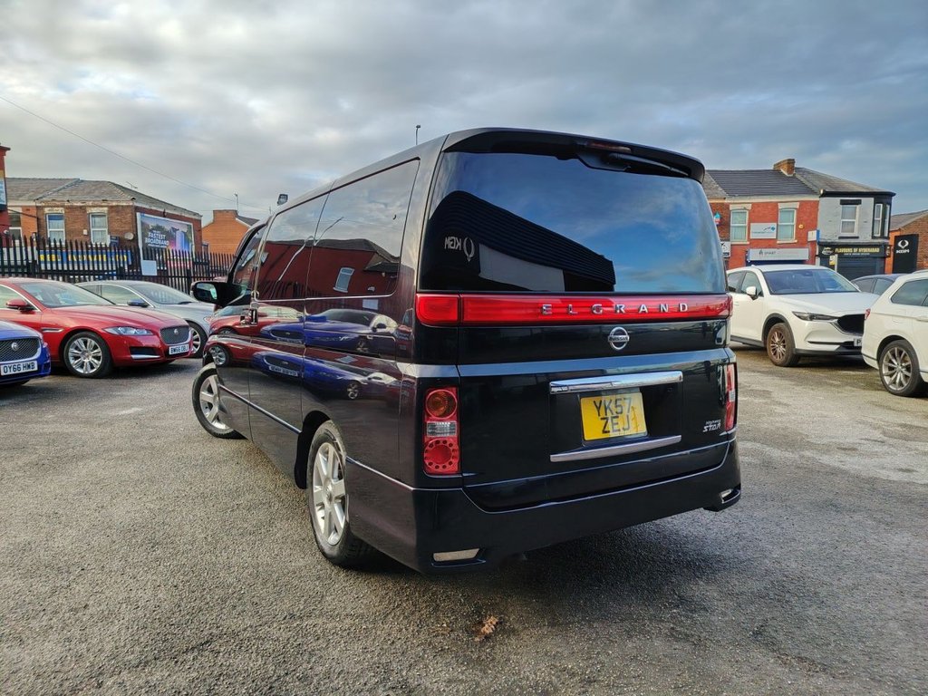 Used Nissan Elgrand 2021 for sale - 77355941: Photo 2