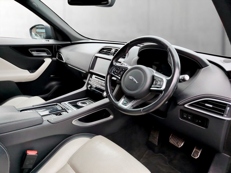 Used Jaguar F-Pace 2018 for sale - 77798360: Photo 13