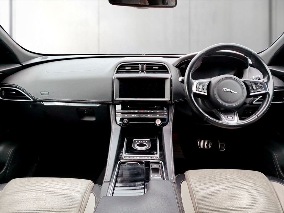 Used Jaguar F-Pace 2018 for sale - 77798360: Photo 9