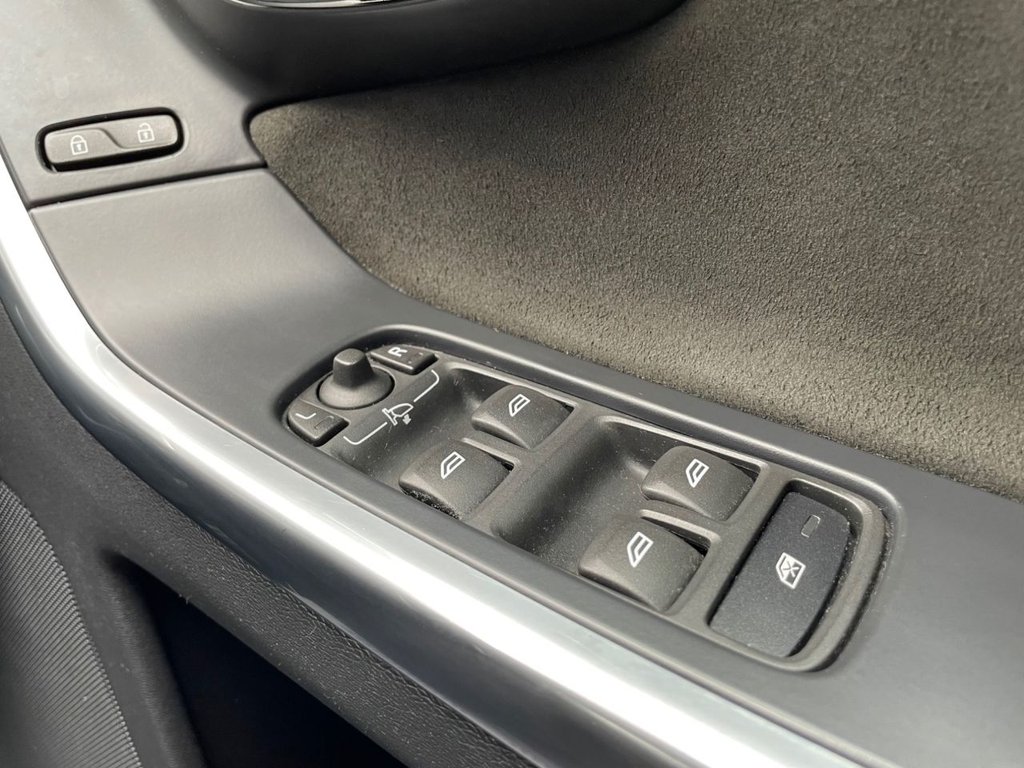 Used Volvo XC60 2015 for sale - 77038148: Photo 31