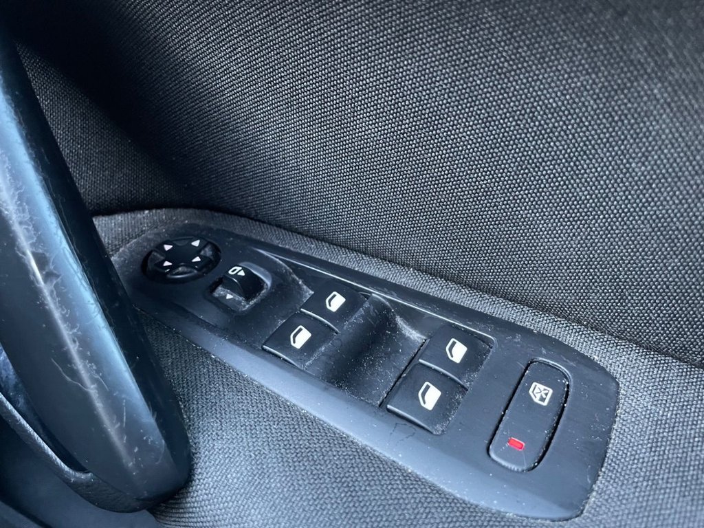 Used Peugeot 308 2015 for sale - 77009638: Photo 15