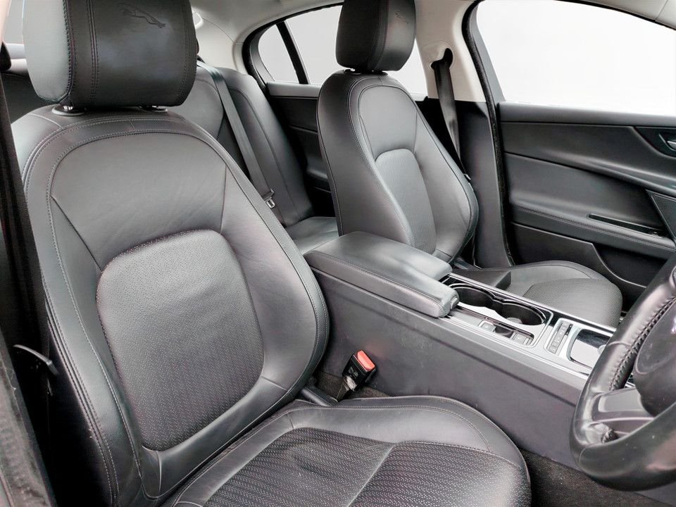 Used Jaguar XE 2016 for sale - 77608440: Photo 15