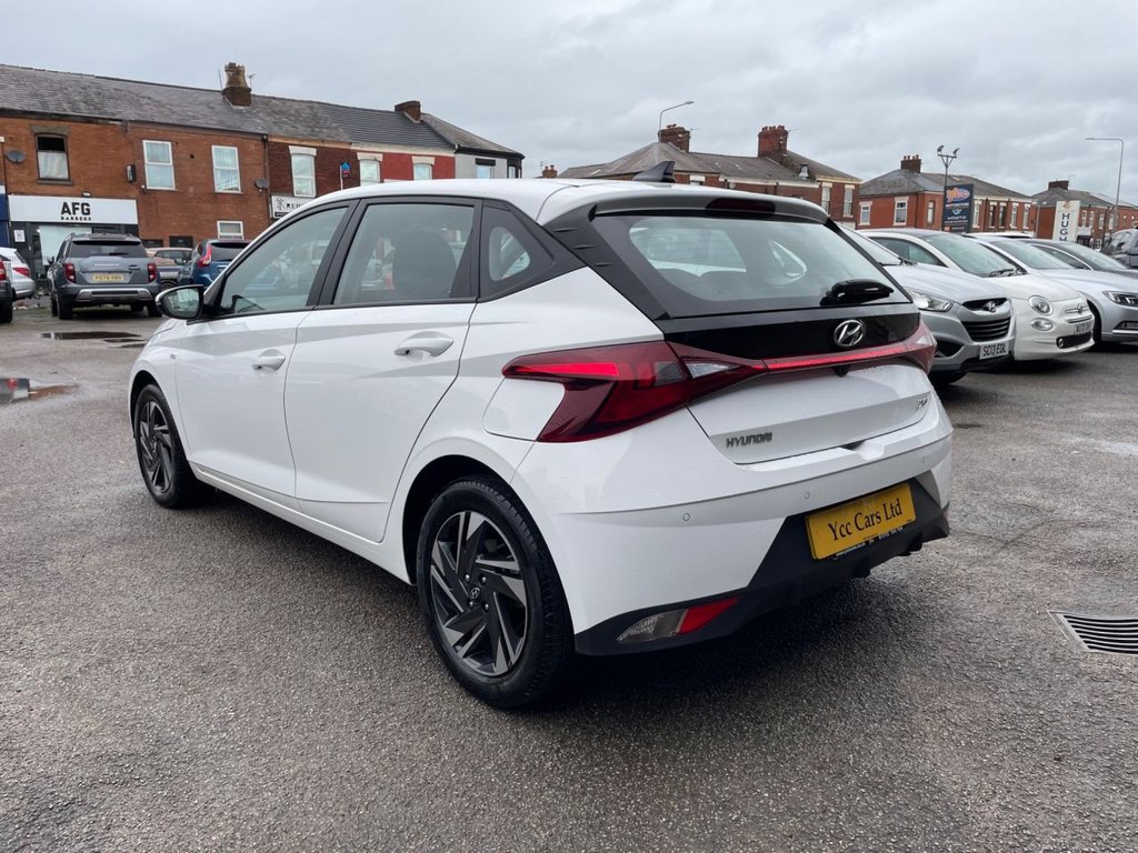 Used Hyundai i20 2023 for sale - 77009700: Photo 9