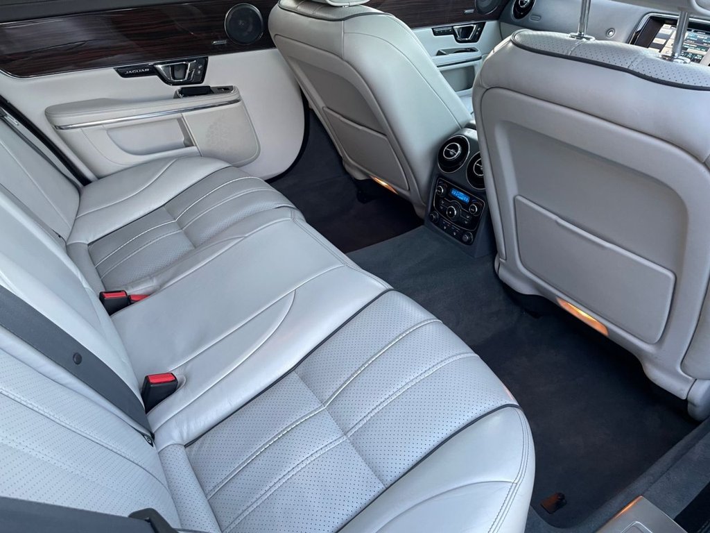 Used Jaguar XJ 2015 for sale - 77009650: Photo 32