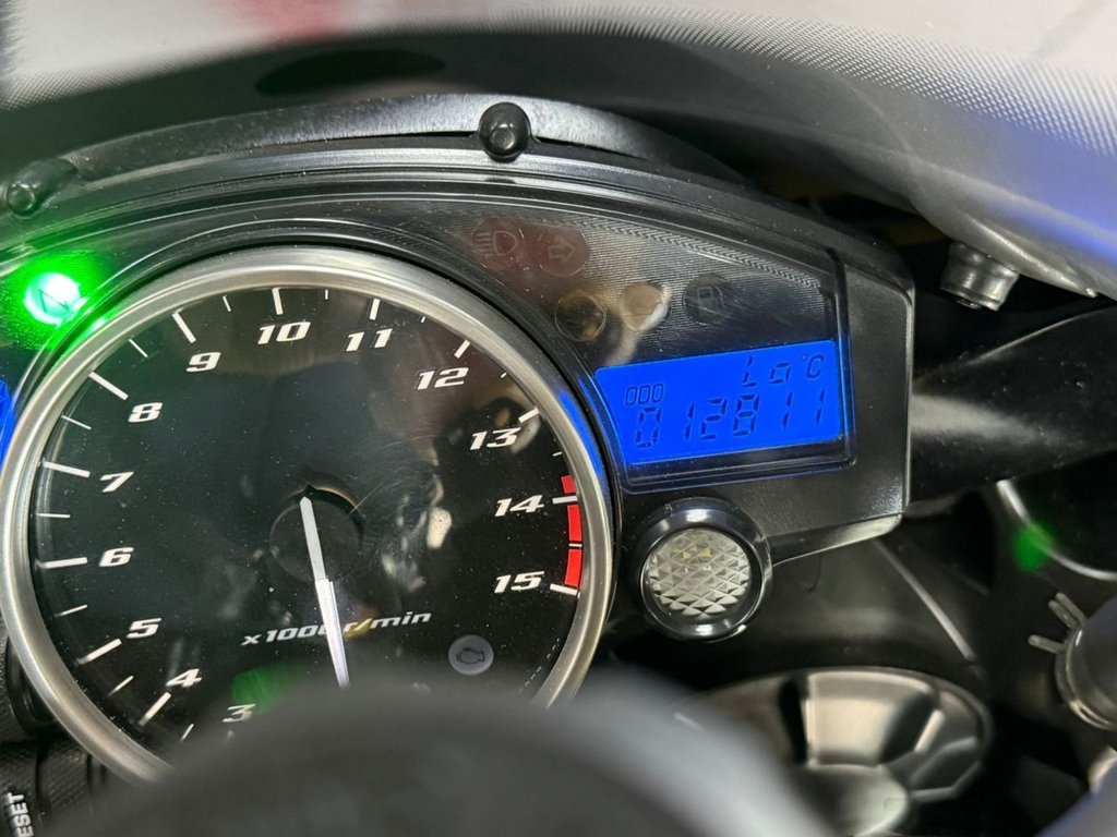 Used Yamaha R1 2006 for sale - 78382844: Photo 10