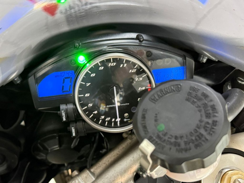 Used Yamaha R1 2006 for sale - 78382844: Photo 7