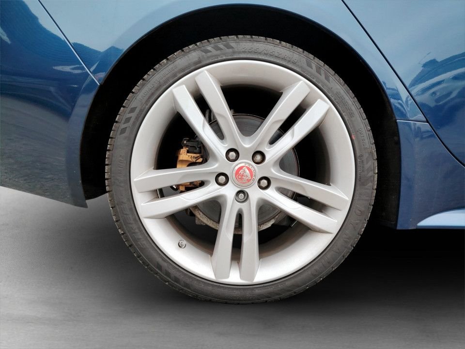 Used Jaguar XE 2015 for sale - 77407659: Photo 10