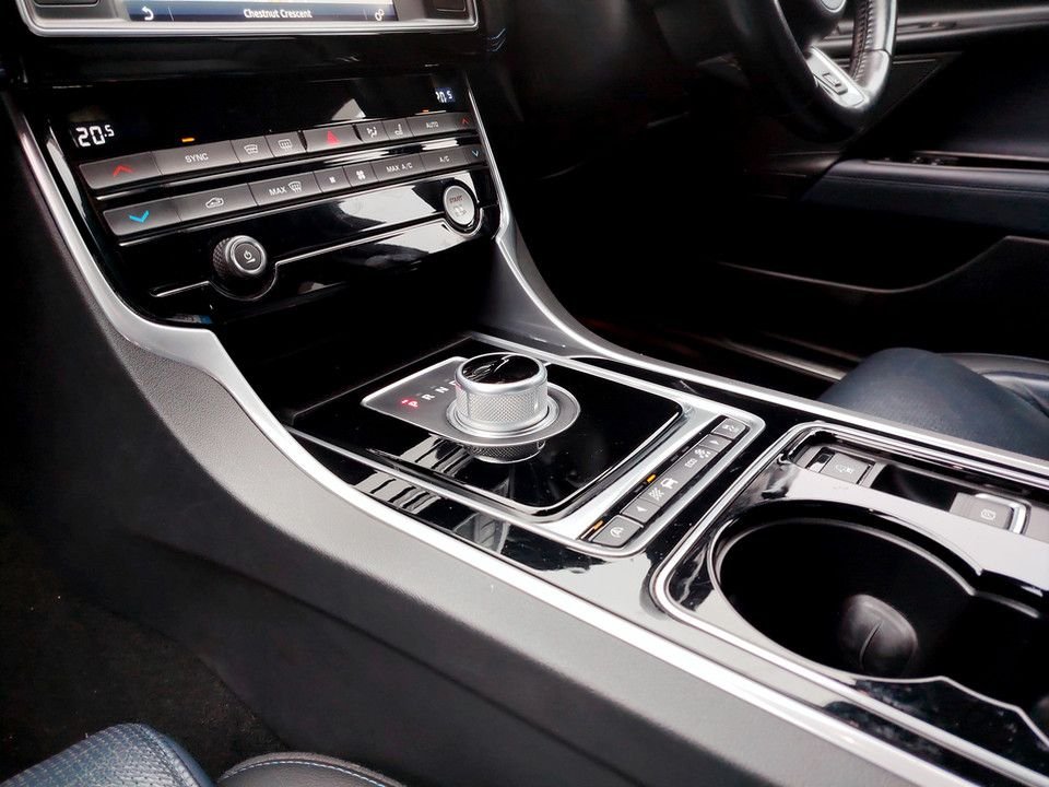 Used Jaguar XE 2015 for sale - 77407659: Photo 19