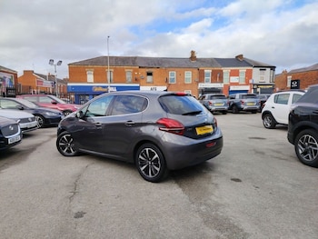 Used Peugeot 208 2019 for sale - 77236632: Photo