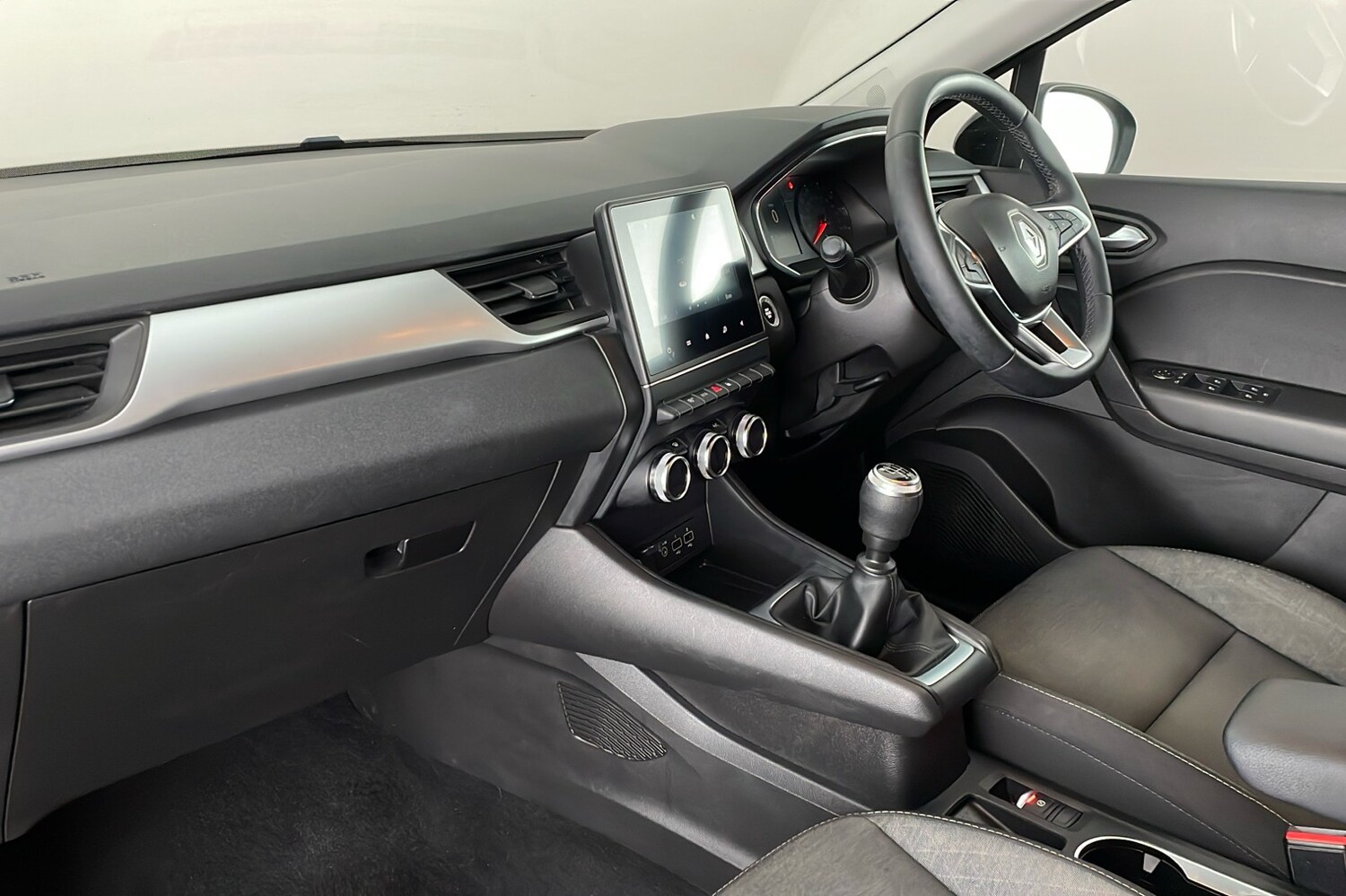 Used Renault Captur for sale - 77729383: Photo 11