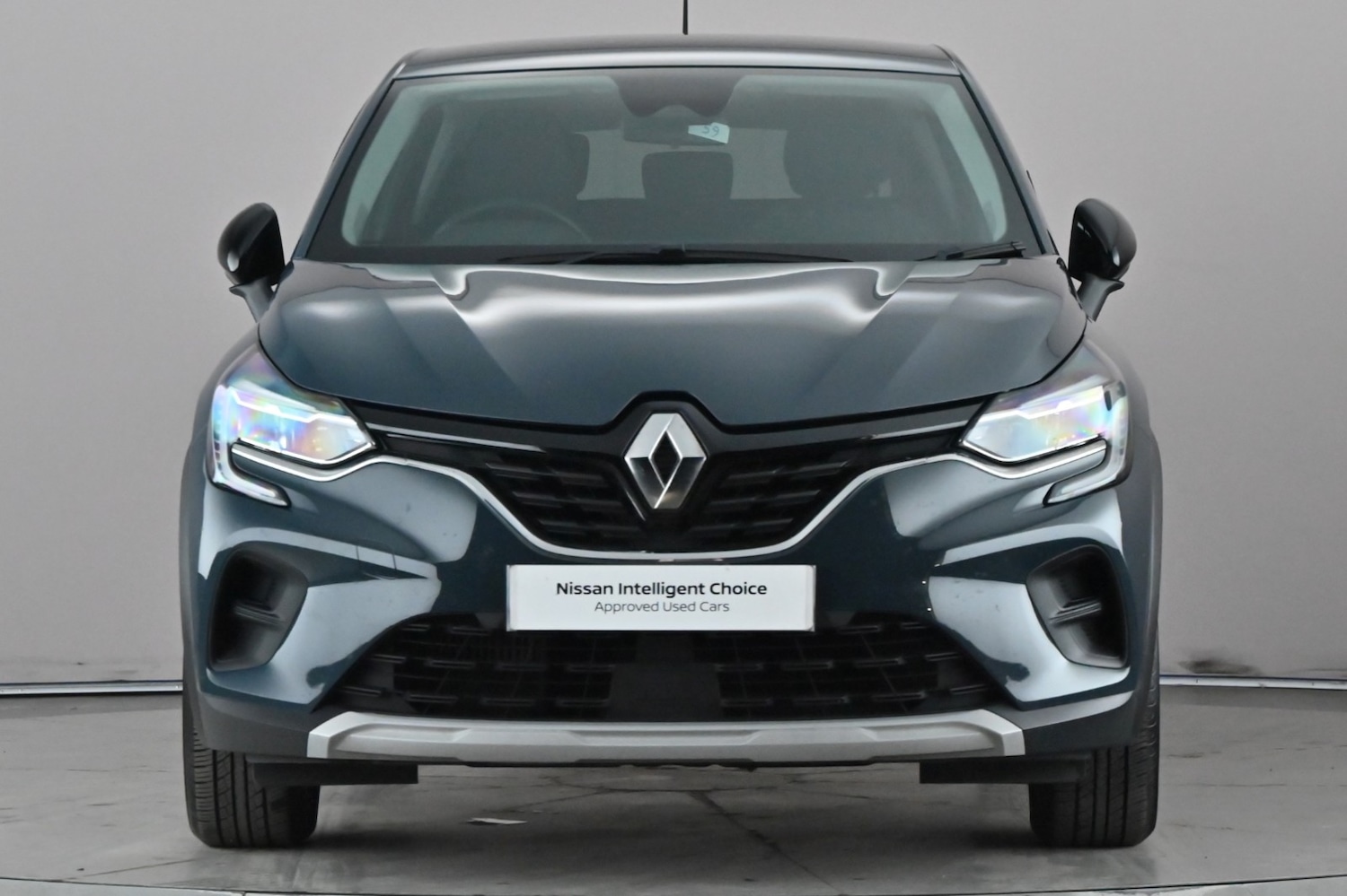 Used Renault Captur for sale - 77729383: Photo 2