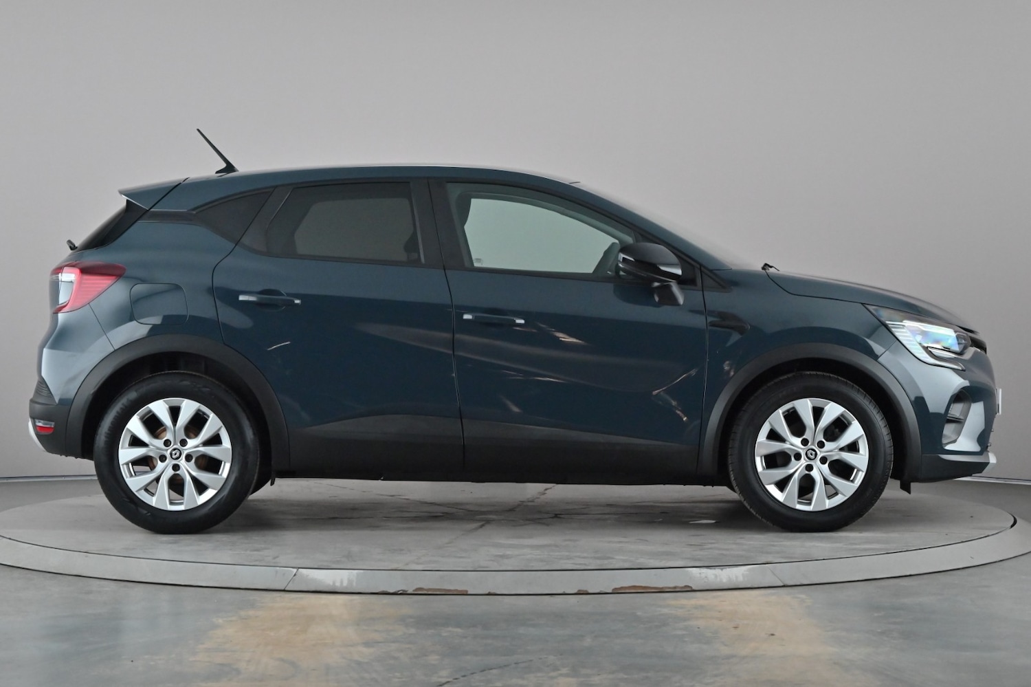 Used Renault Captur for sale - 77729383: Photo 3
