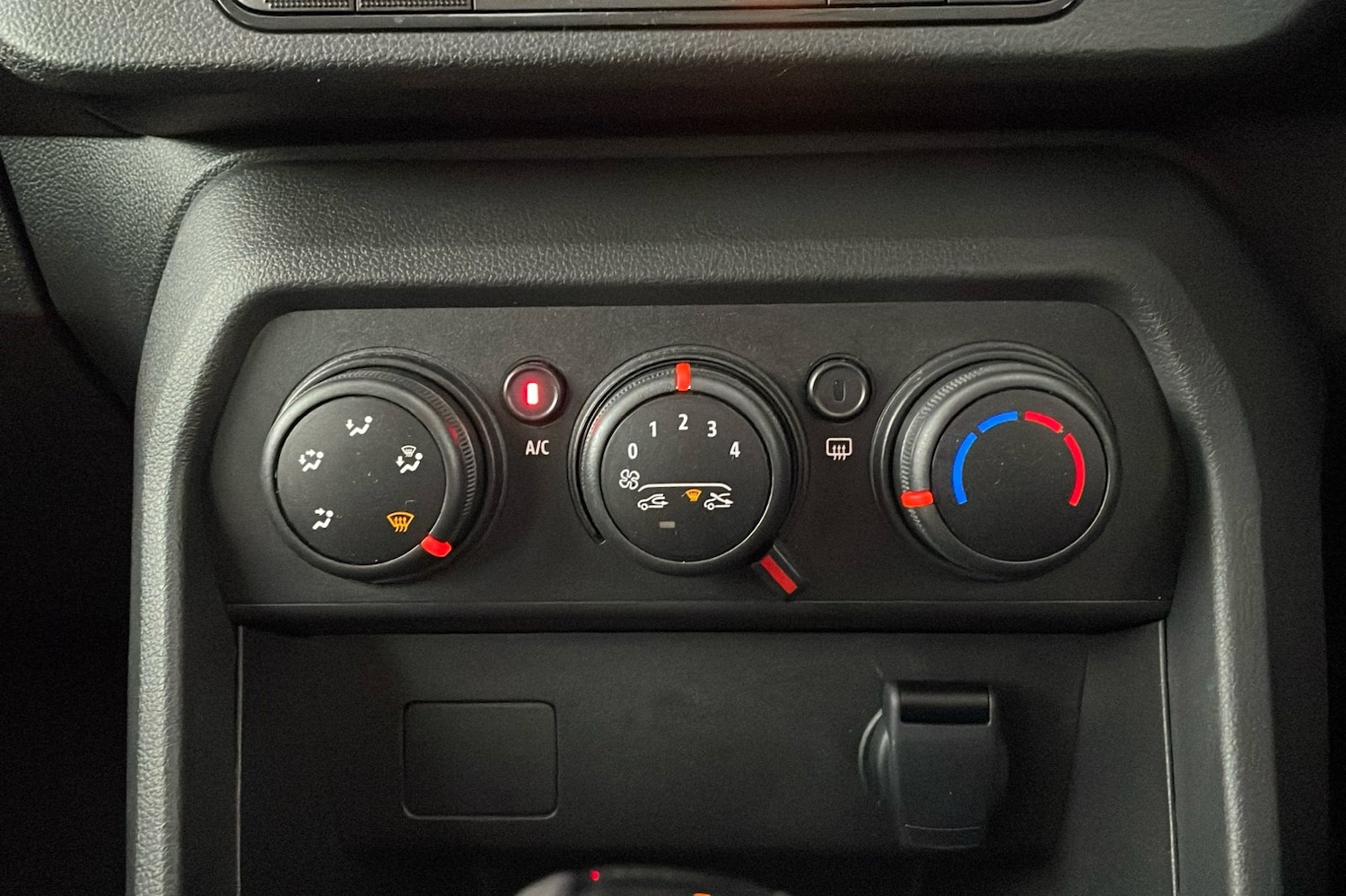 Used Dacia Sandero Stepway 2024 for sale - 78182557: Photo 15