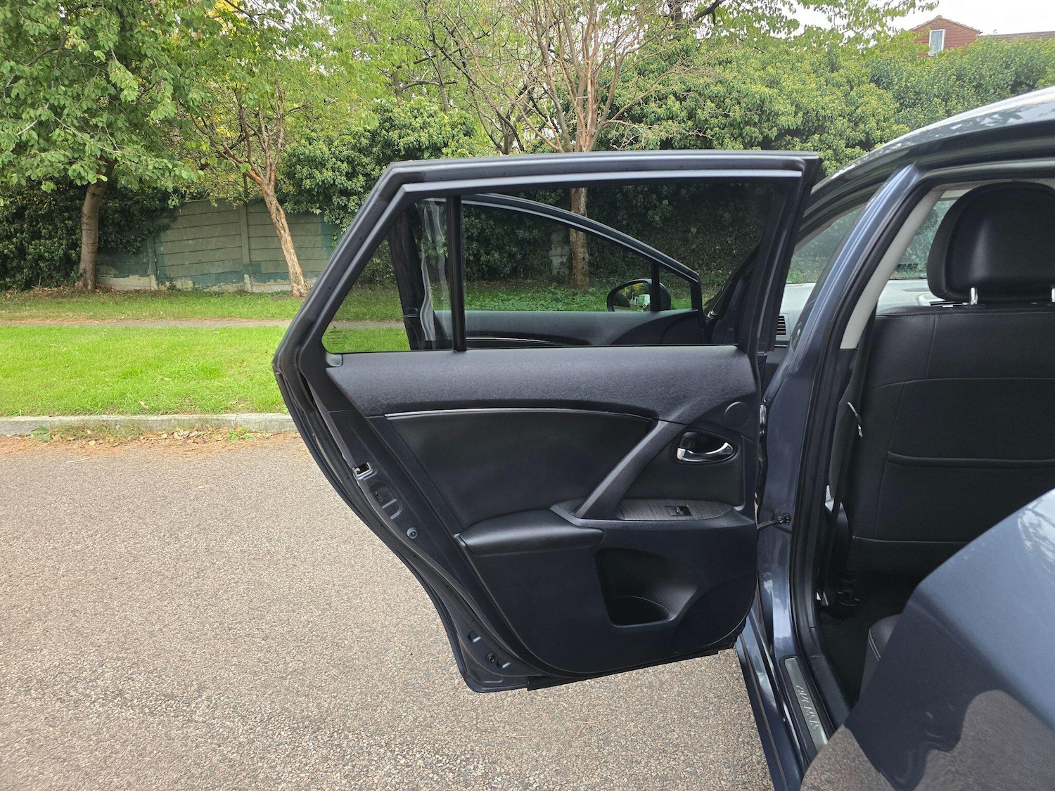 Used Toyota Avensis 2009 for sale - 76108417: Photo 52