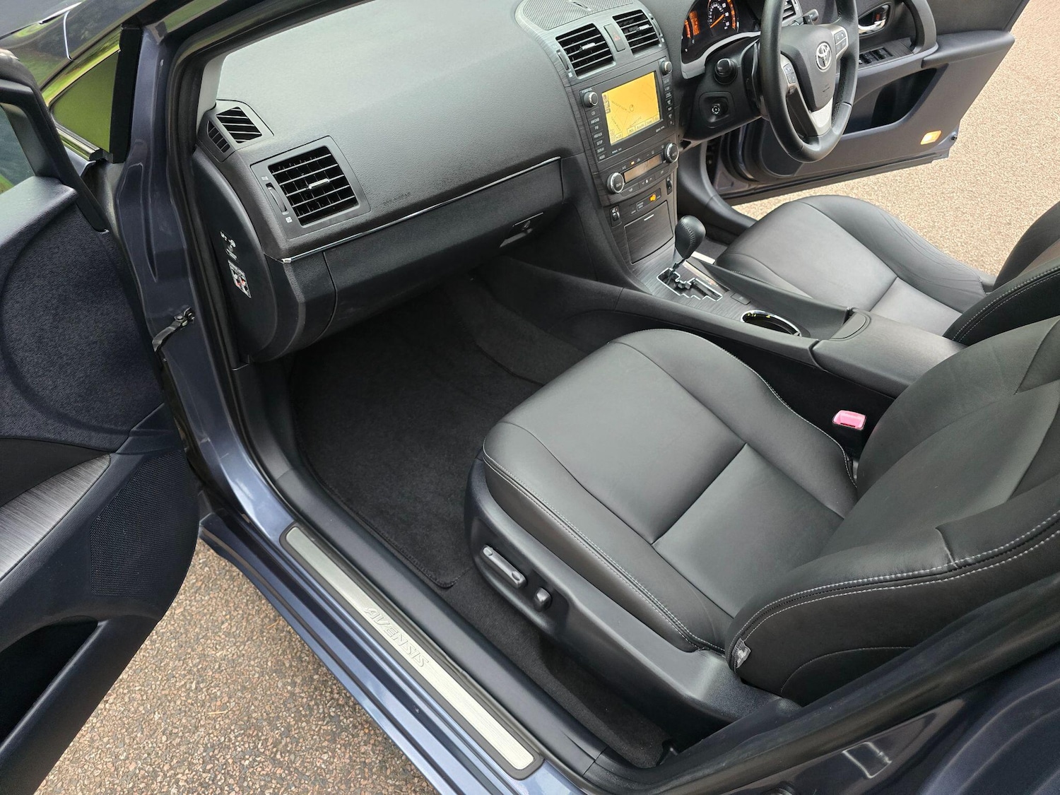 Used Toyota Avensis 2009 for sale - 76108417: Photo 76
