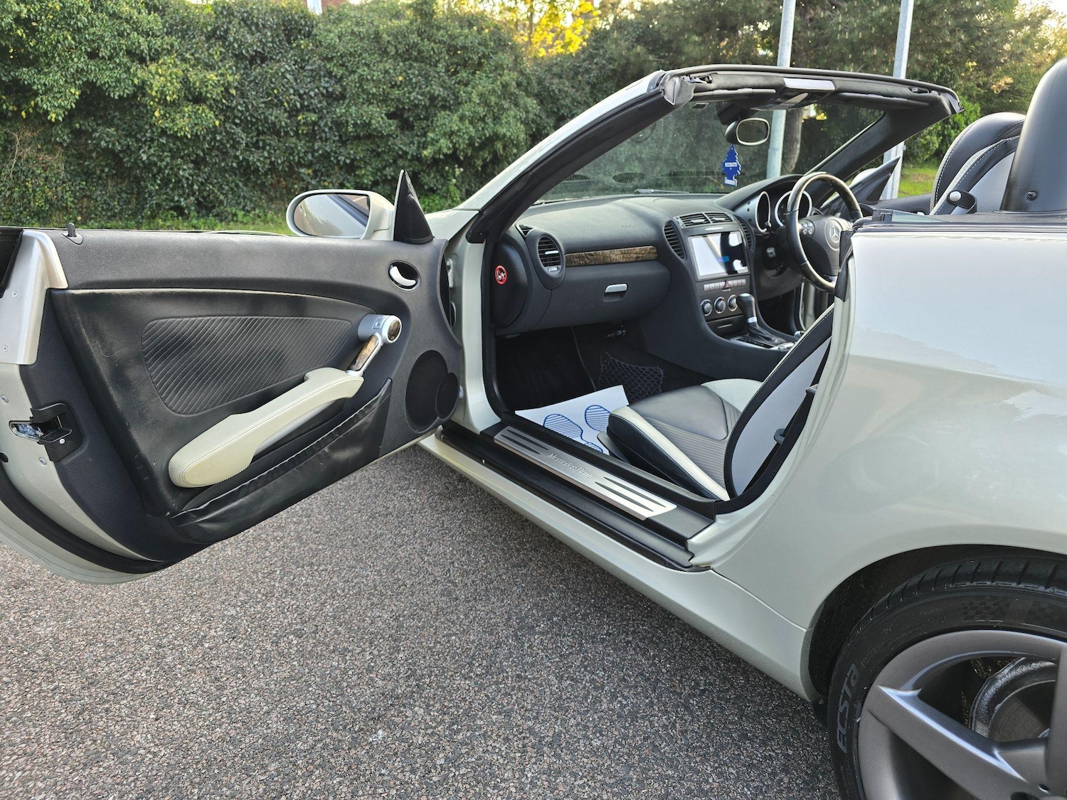 Used Mercedes-Benz SLK 2004 for sale - 76585083: Photo 100