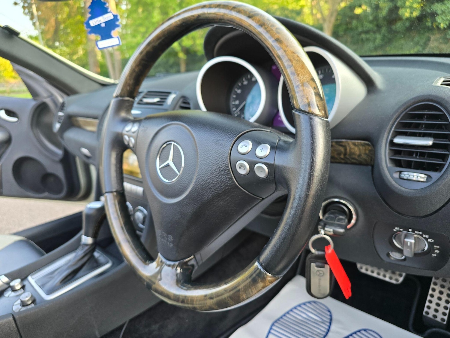 Used Mercedes-Benz SLK 2004 for sale - 76585083: Photo 68