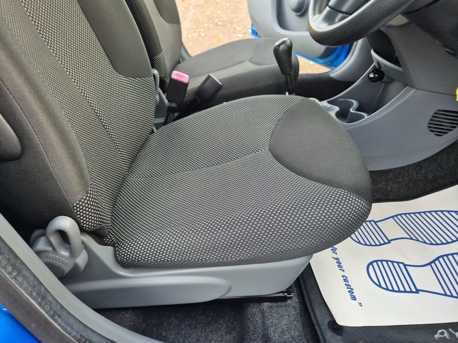 Used Toyota AYGO 2010 for sale - 76584321: Photo 43