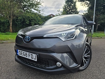 Used Toyota C-HR 2018 for sale - 76060349: Photo