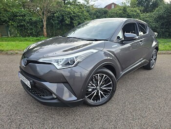 Used Toyota C-HR 2018 for sale - 76060349: Photo