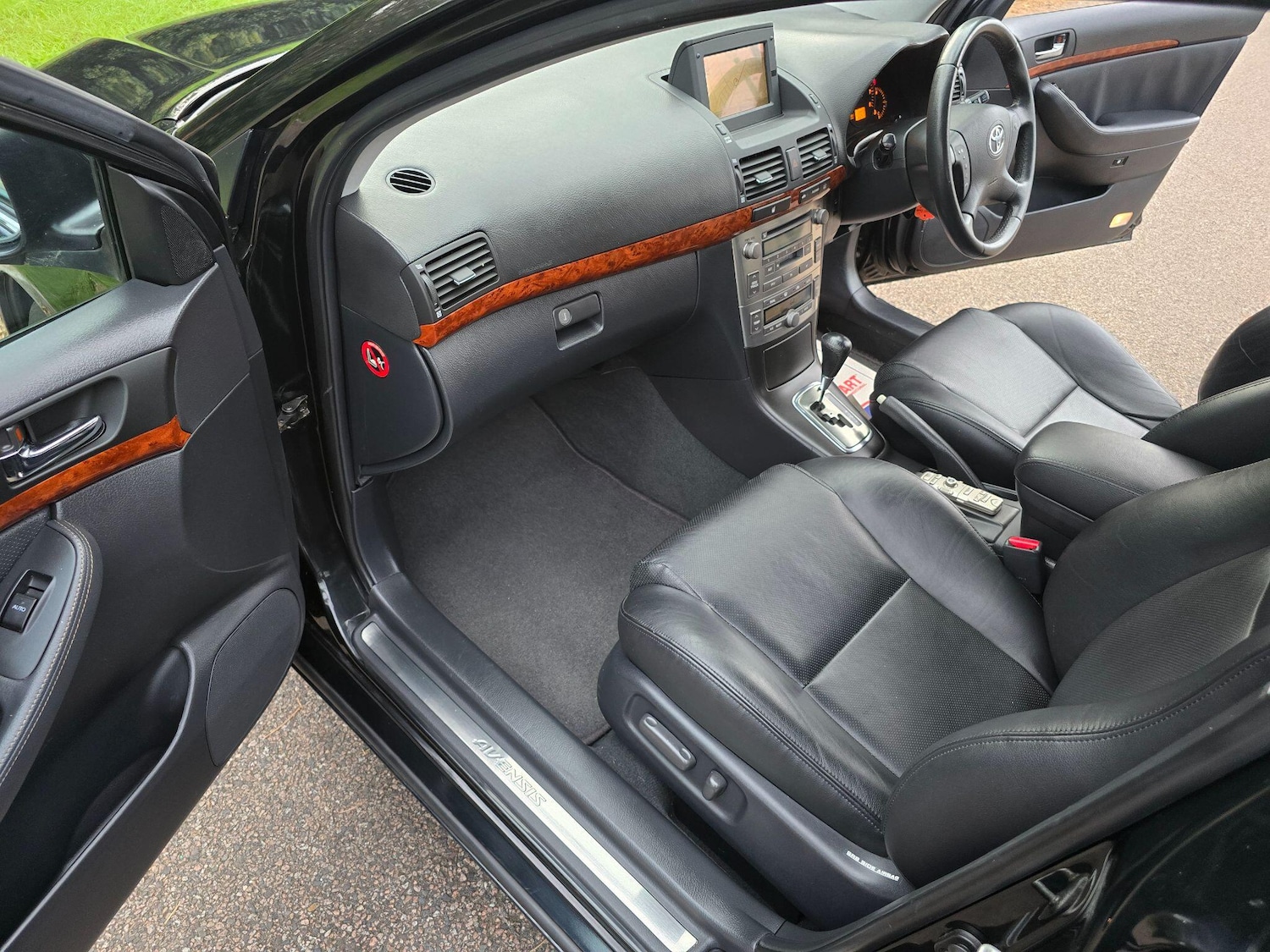 Used Toyota Avensis 2005 for sale - 76122663: Photo 62