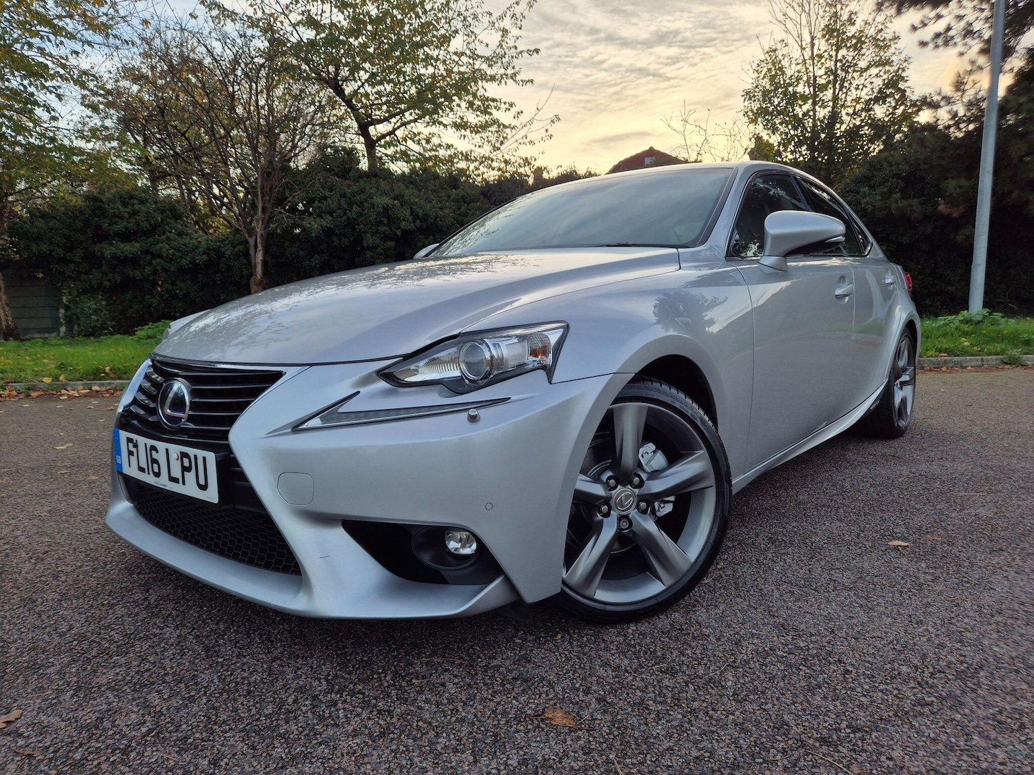 Used Lexus IS 2016 for sale - 76584521: Photo 2