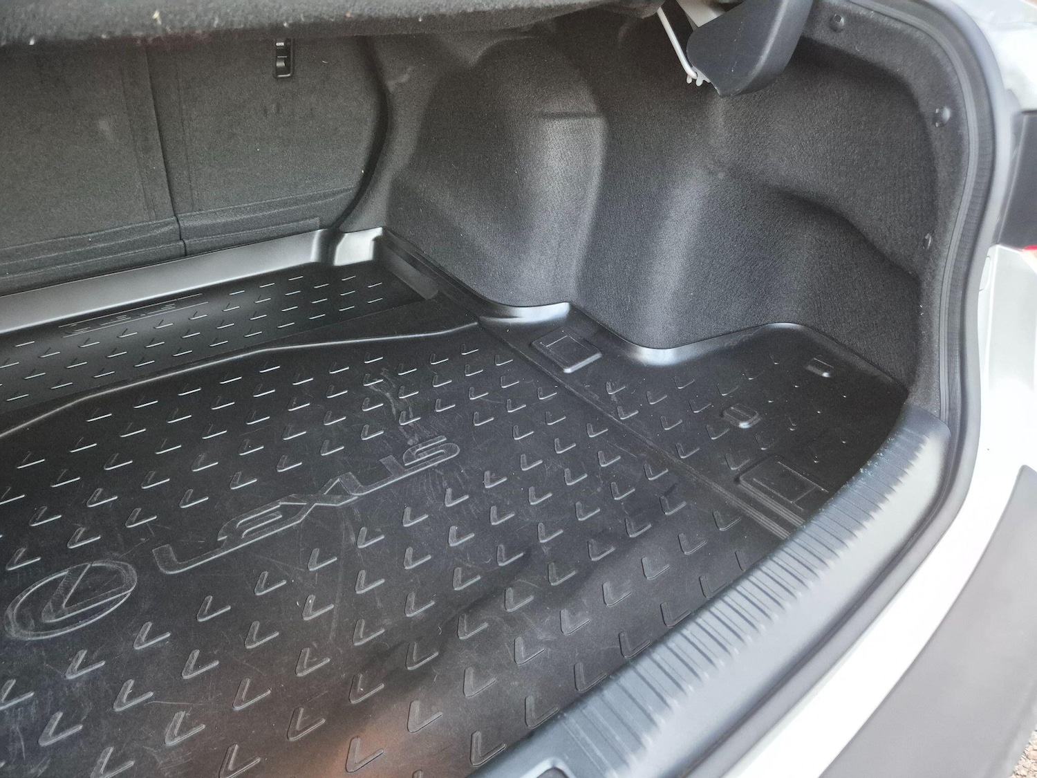 Used Lexus IS 2016 for sale - 76584521: Photo 90