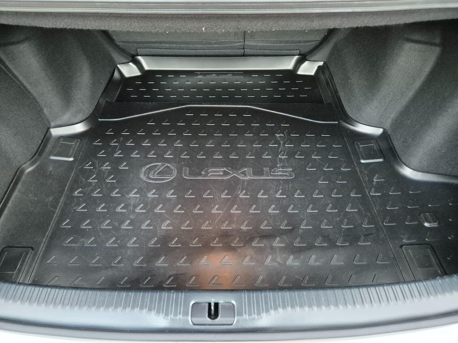 Used Lexus IS 2016 for sale - 76584521: Photo 92