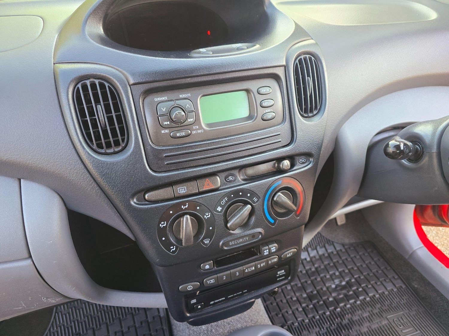 Used Toyota Yaris Verso 2001 for sale - 76585478: Photo 33