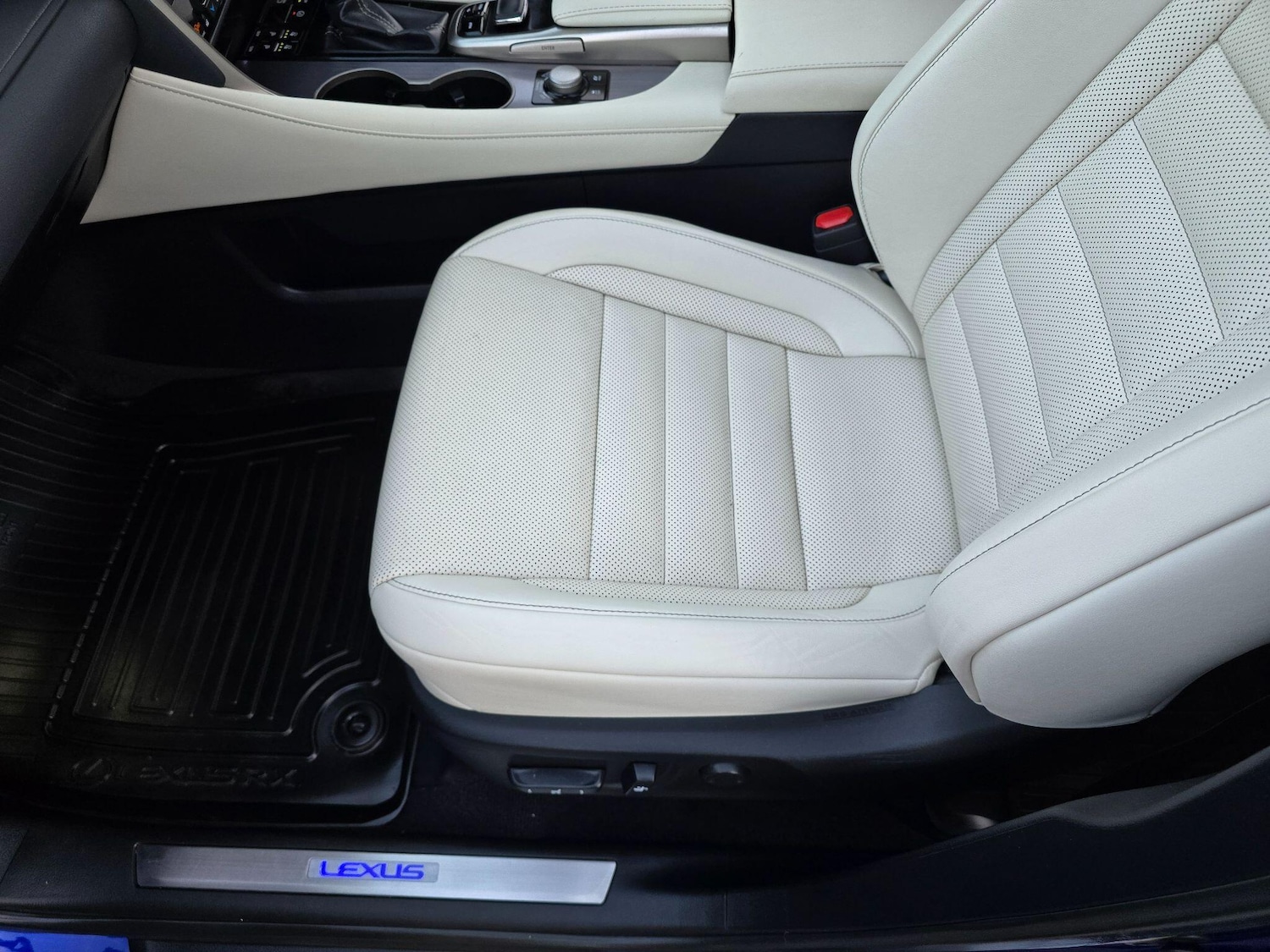 Used Lexus RX 2019 for sale - 76573075: Photo 56