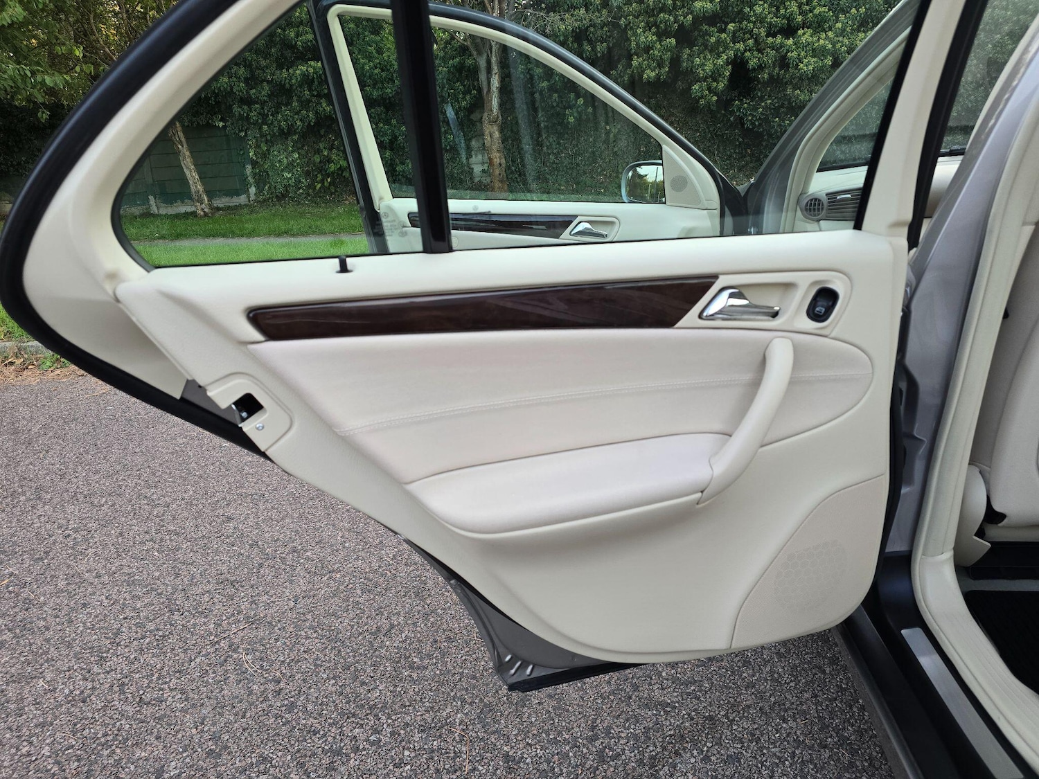 Used Mercedes-Benz C-Class 2006 for sale - 76073036: Photo 62