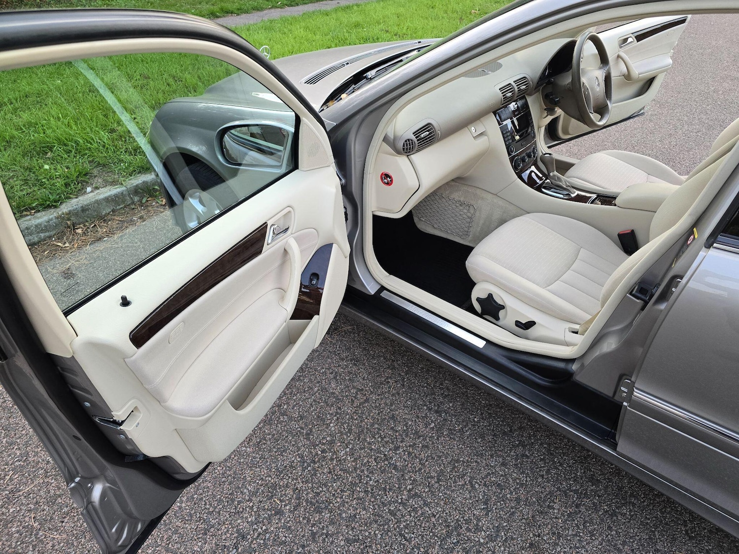 Used Mercedes-Benz C-Class 2006 for sale - 76073036: Photo 83