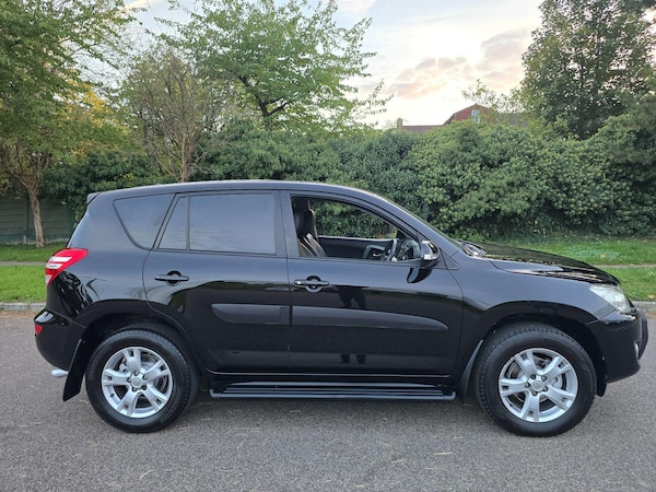 Used Toyota RAV4 2010 for sale - 76166674: Photo 43