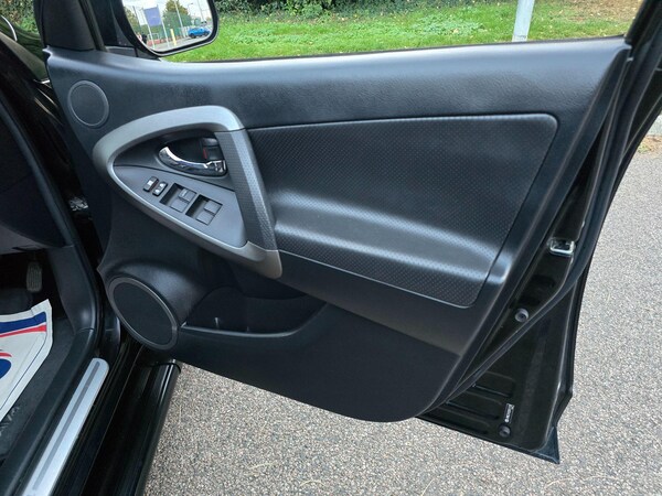 Used Toyota RAV4 2010 for sale - 76166674: Photo 71