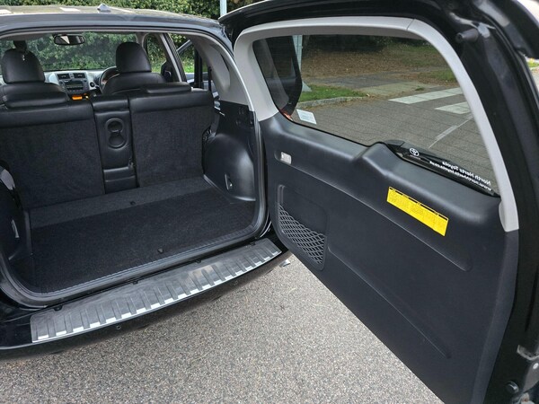 Used Toyota RAV4 2010 for sale - 76166674: Photo 79