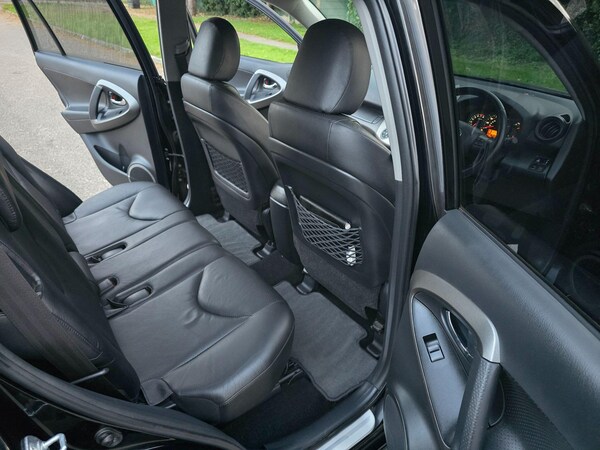 Used Toyota RAV4 2010 for sale - 76166674: Photo 85