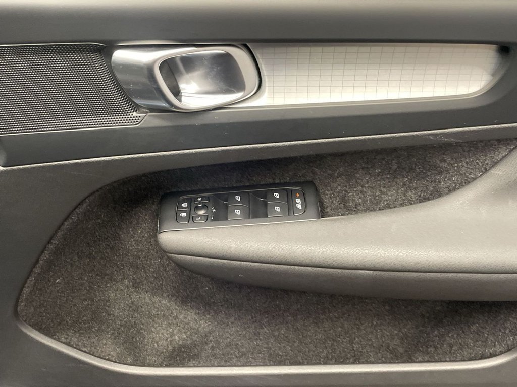 Used Volvo XC40 2022 for sale - 77512553: Photo 24